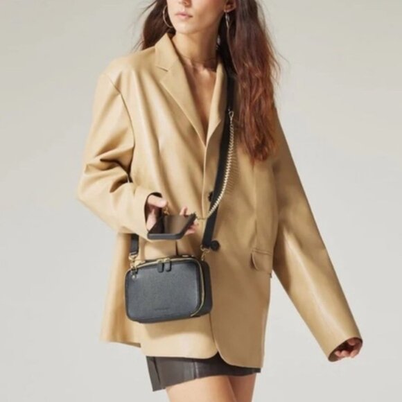 Bandolier Cameron Carry All Bag, Black Leather with Gold Hardware - Picture 2 of 3